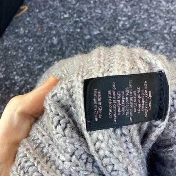 Women Hat by Victoria Secret beanie - Picture 3 of 3